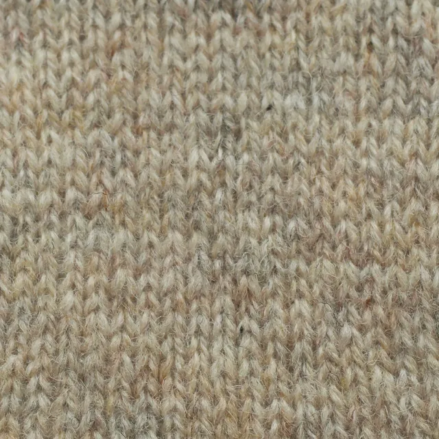 jamieson-smith-2ply-jumper-weight-002-fil-tricoter-c-ne-500g image 1