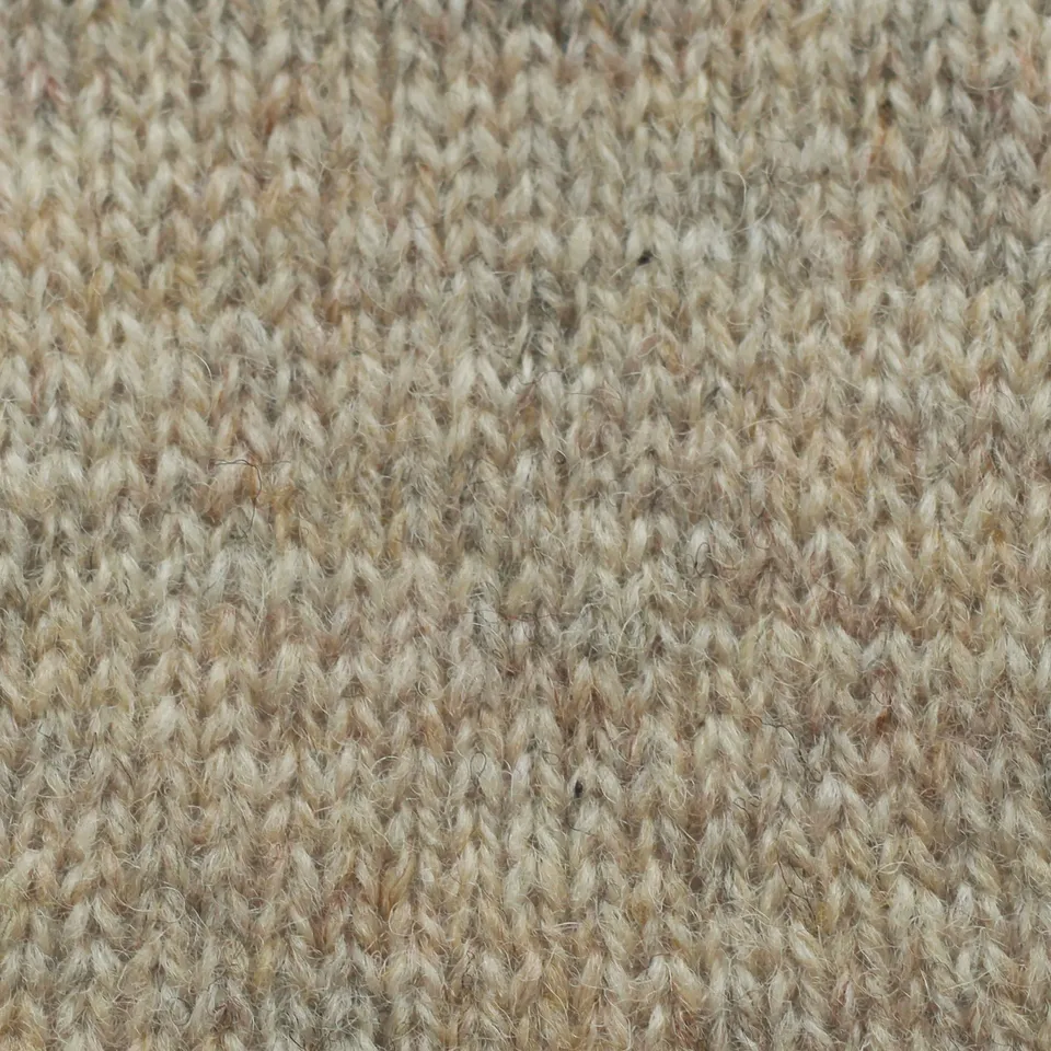 jamieson-smith-2ply-jumper-weight-002-fil-tricoter-c-ne-500g image 1