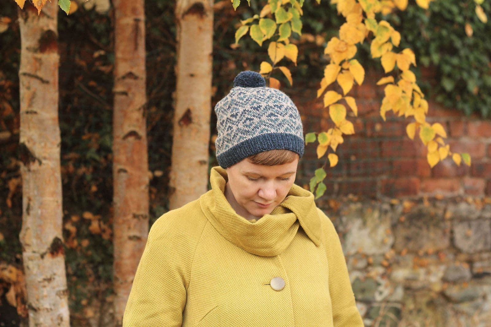 jamieson-s-of-shetland-northdale-hat-patron-bonnet-dk-jacquard image 3