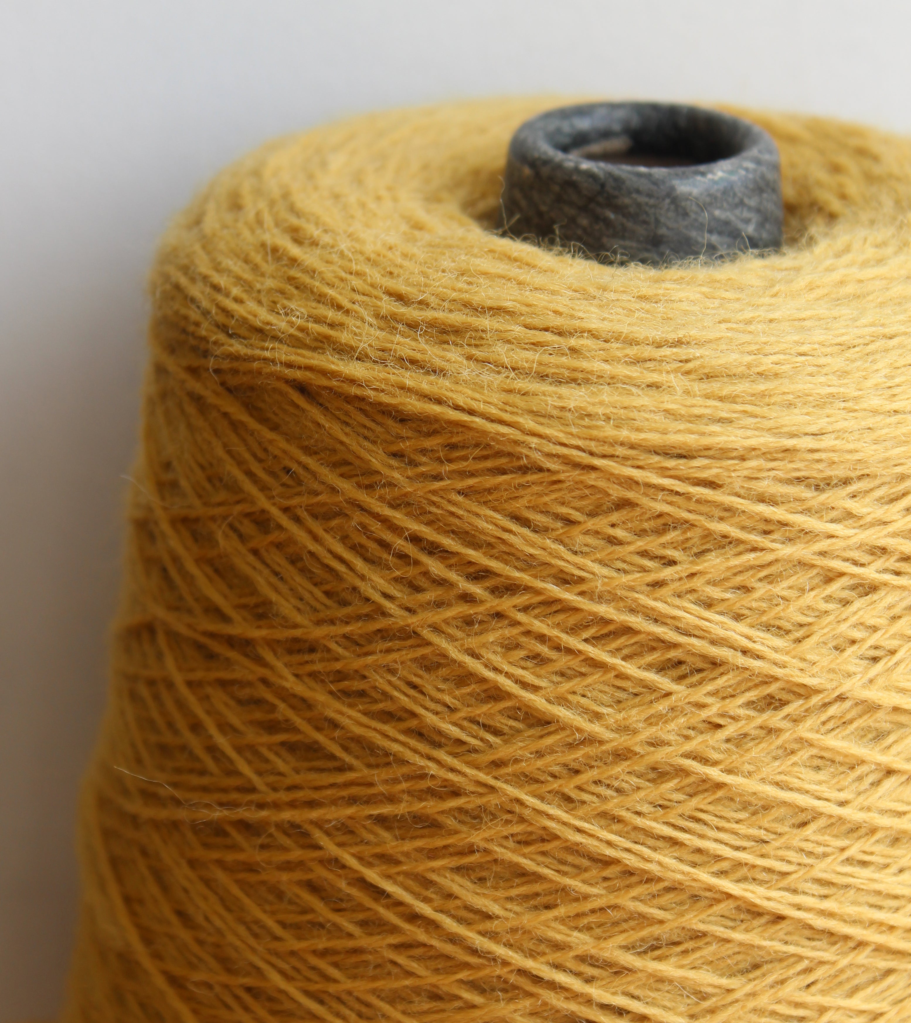 jamieson-smith-shetland-heritage-auld-gold-c-ne-500-g image 2