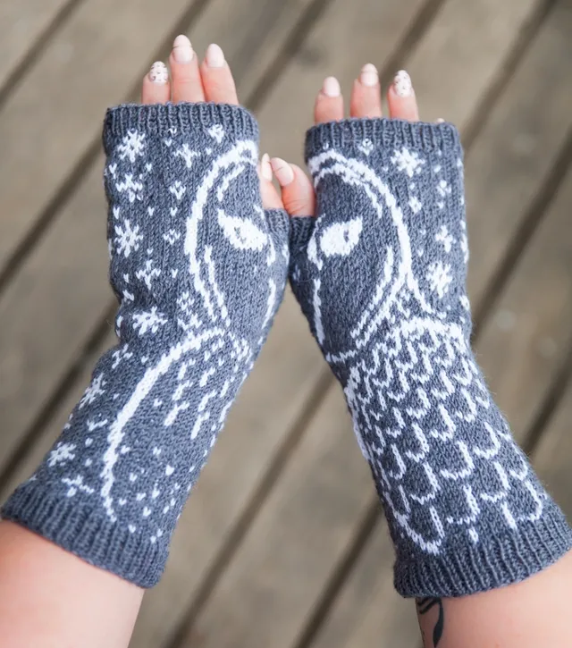 christallk-modeles-the-snow-owl-mitaines-jacquard-gris image 1