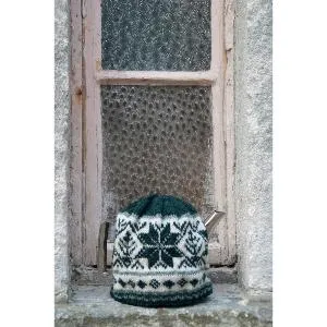 jamieson-smith-kits-kit-fair-isle-tea-cosy-cache-th-i-re image 1