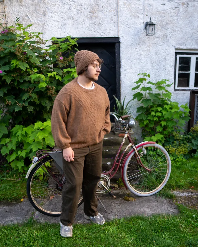 christallk-joshan-sweater-patron-pull-homme-chameau-dk image 1