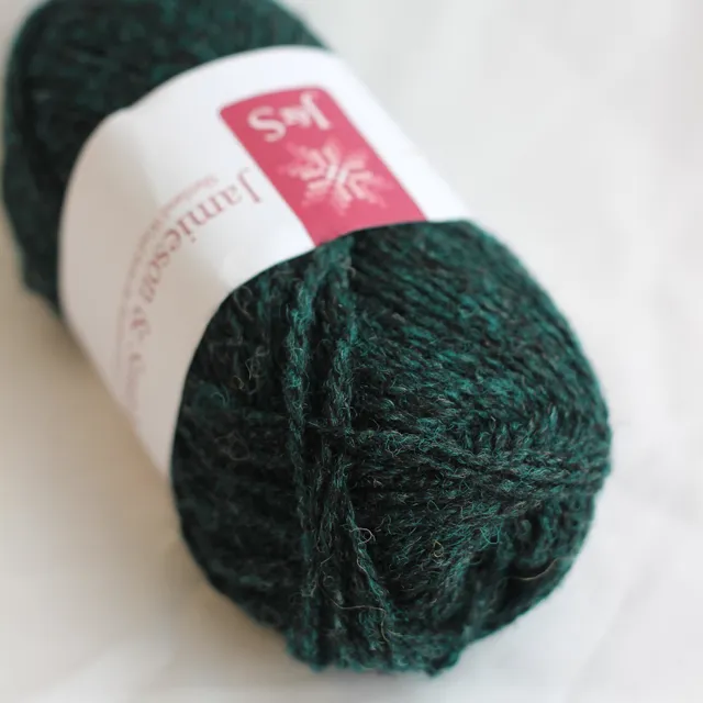 jamieson-smith-2ply-jumper-weight-fil-vert-fonc-82-25g image 1