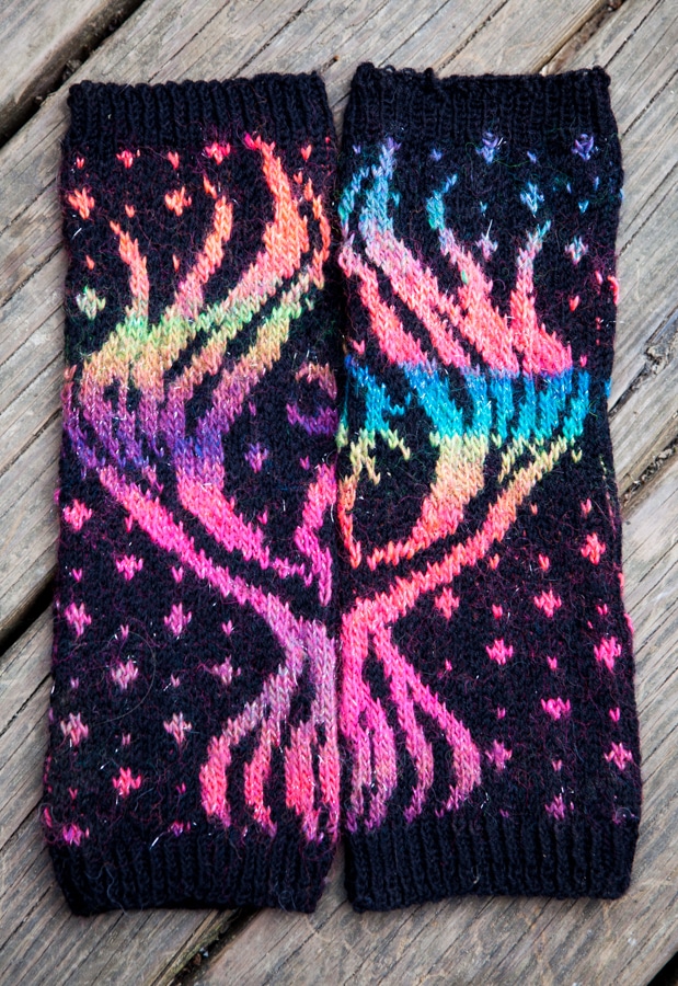christallk-modeles-the-phoenix-patron-mitaines-jacquard-m image 4