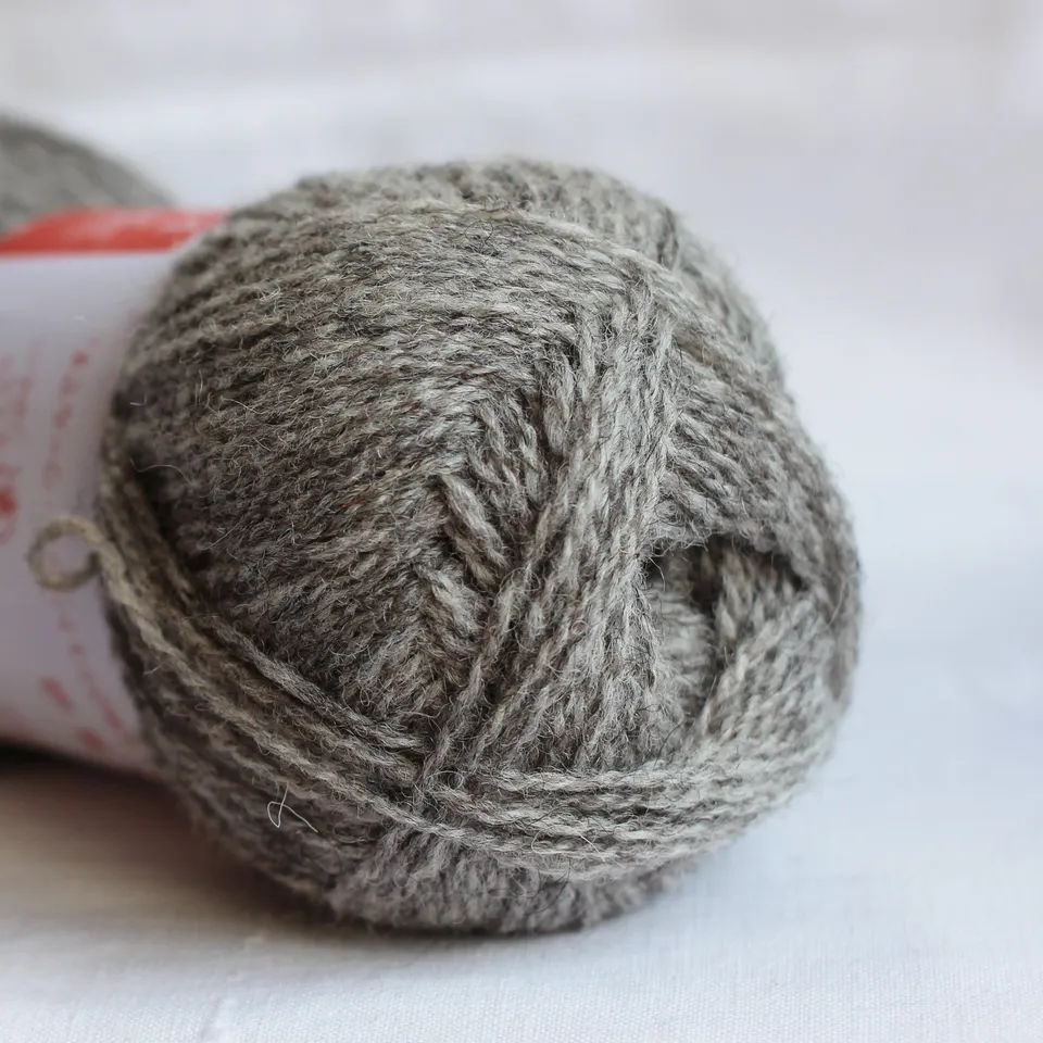 jamieson-smith-supreme-laine-4ply-shaela-2003-50g image 1