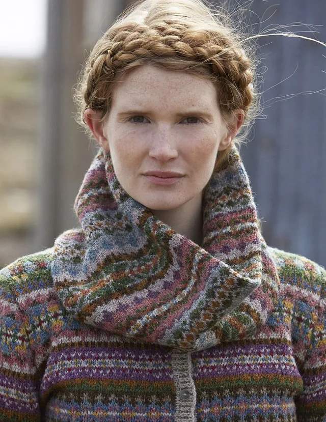 burra-cowl-marie-wallin-patron-snood-jacquard-spindrift image 1