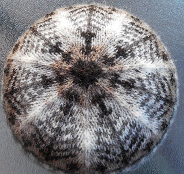 cascade-caps-janine-bajus-patron-bonnet-jacquard-pdf image 2