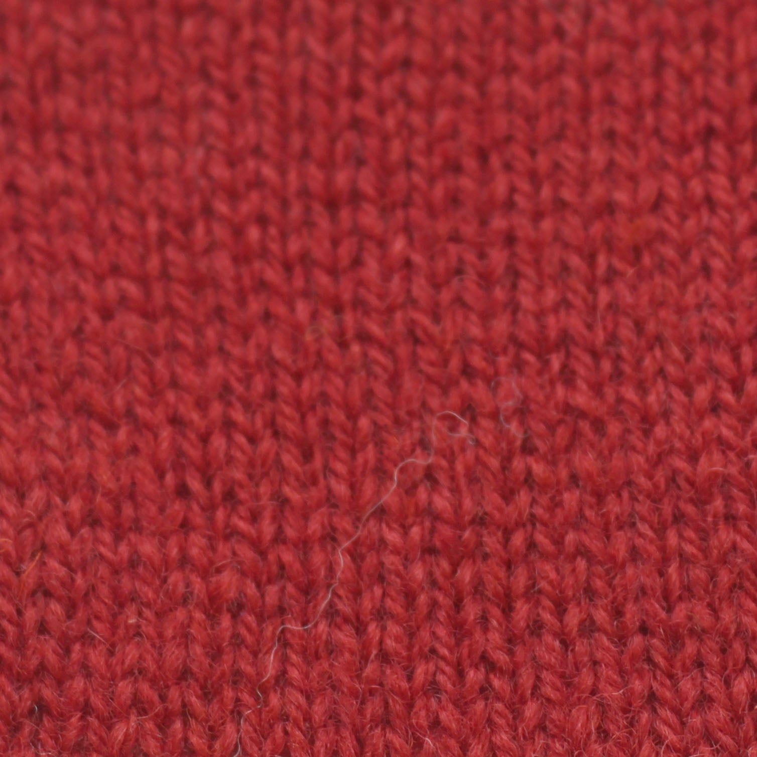 jamieson-smith-2ply-jumper-weight-9097-fil-laine-shetland-rouge-25g image 2