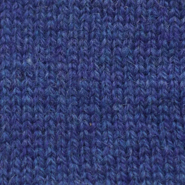 jamieson-smith-2ply-jumper-weight-c-ne-131-laine-500g image 1