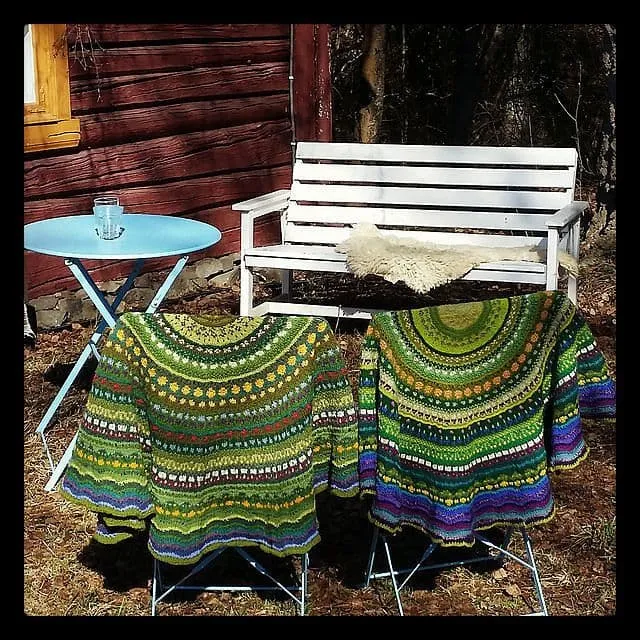 norsk-sommer-shawl-tori-seierstad-patron-ch-le-couverture-b-b image 1