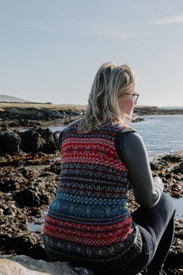 shetland-wool-adventures-vol-4-livre-tricot-fair-isle-6-patrons image 4