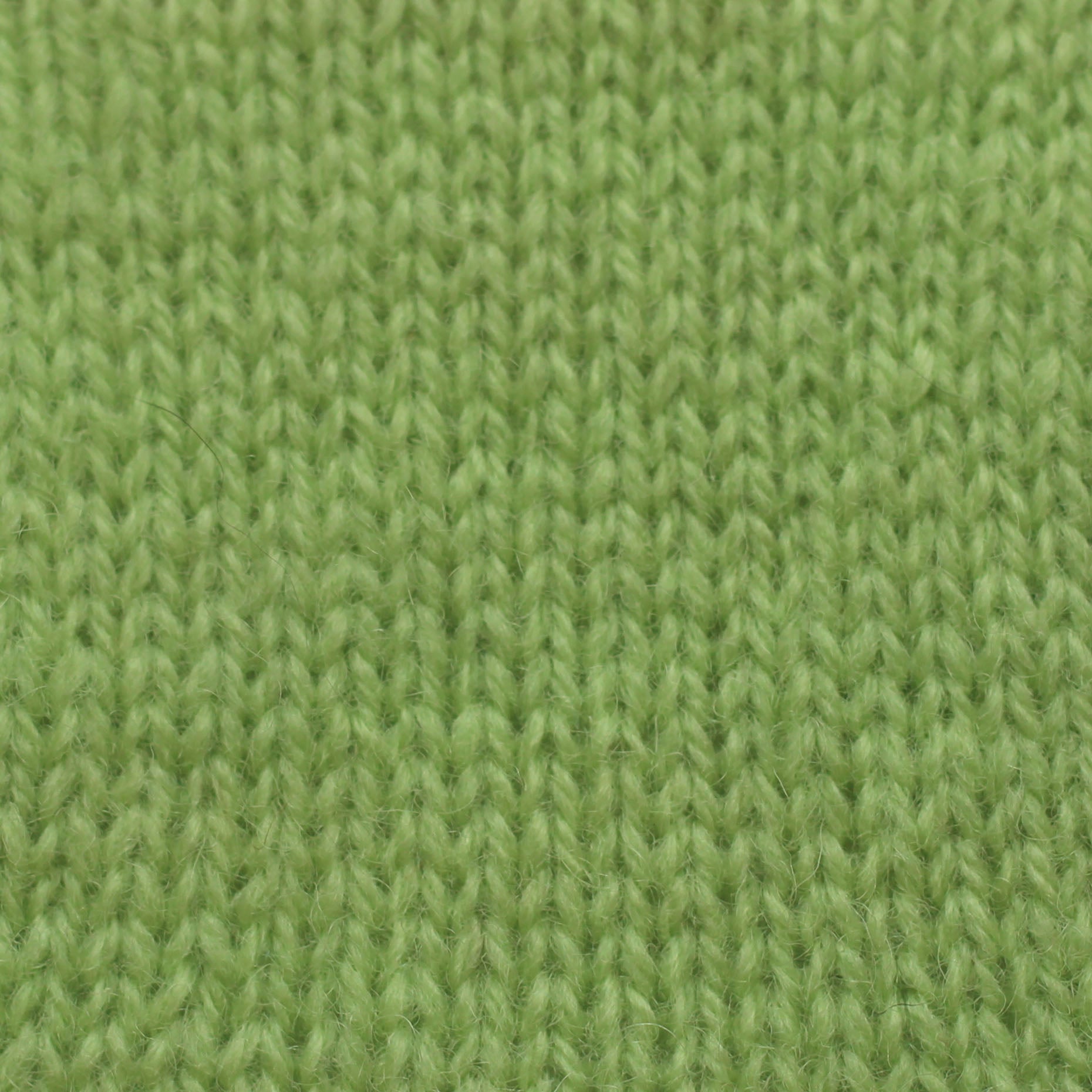 jamieson-smith-2ply-jumper-weight-laine-vert-lime-25g image 2