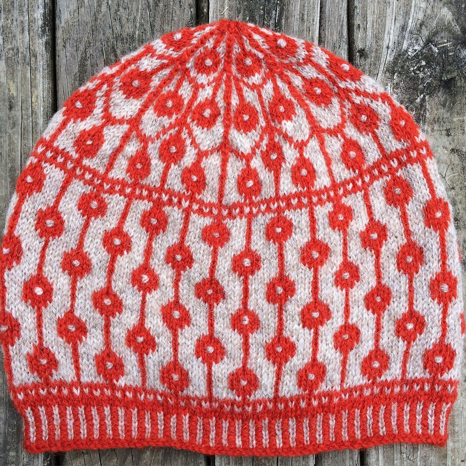berries-branches-hat-patron-bonnet-jacquard-lynn-nilges image 4