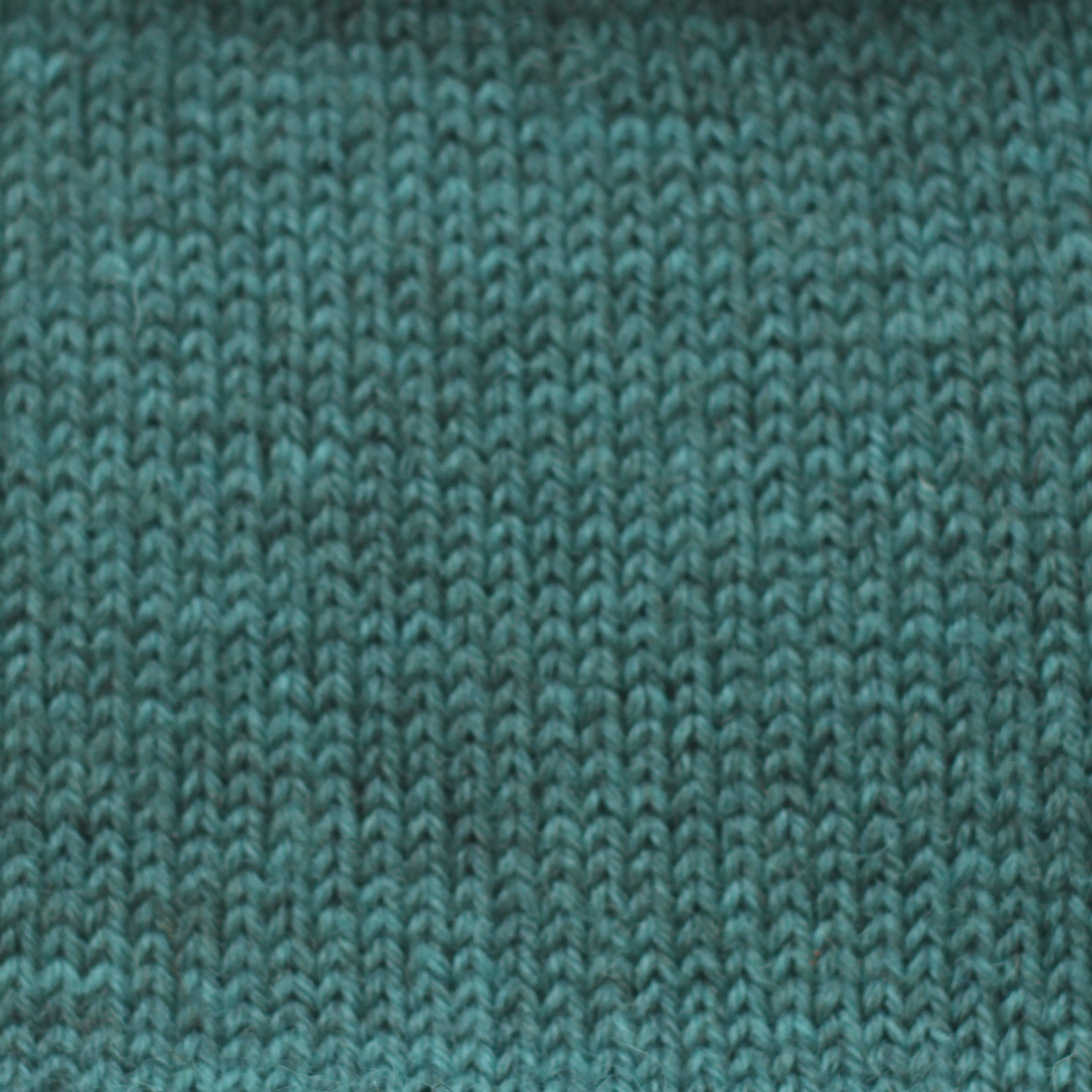 jamieson-smith-5ply-shetland-fil-tricoter-turquoise-twilight-50g image 2