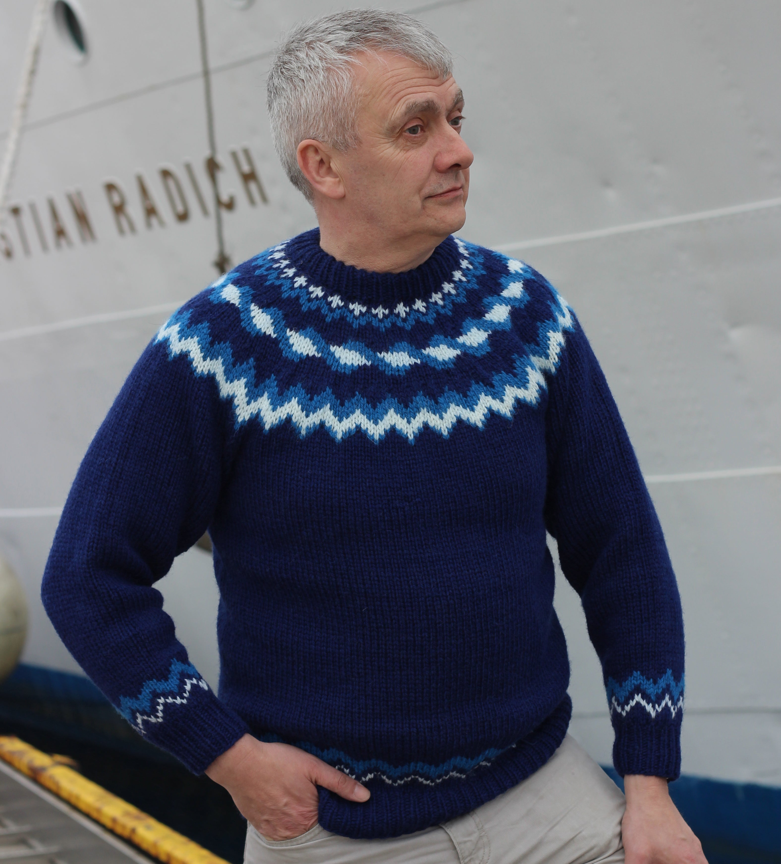 jamieson-smith-aran-harpa-patron-tricot-pull-islandais image 1