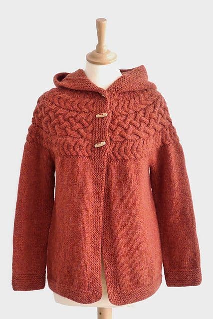 jamieson-s-cable-yoke-jacket-patron-veste-torsades-adulte image 2