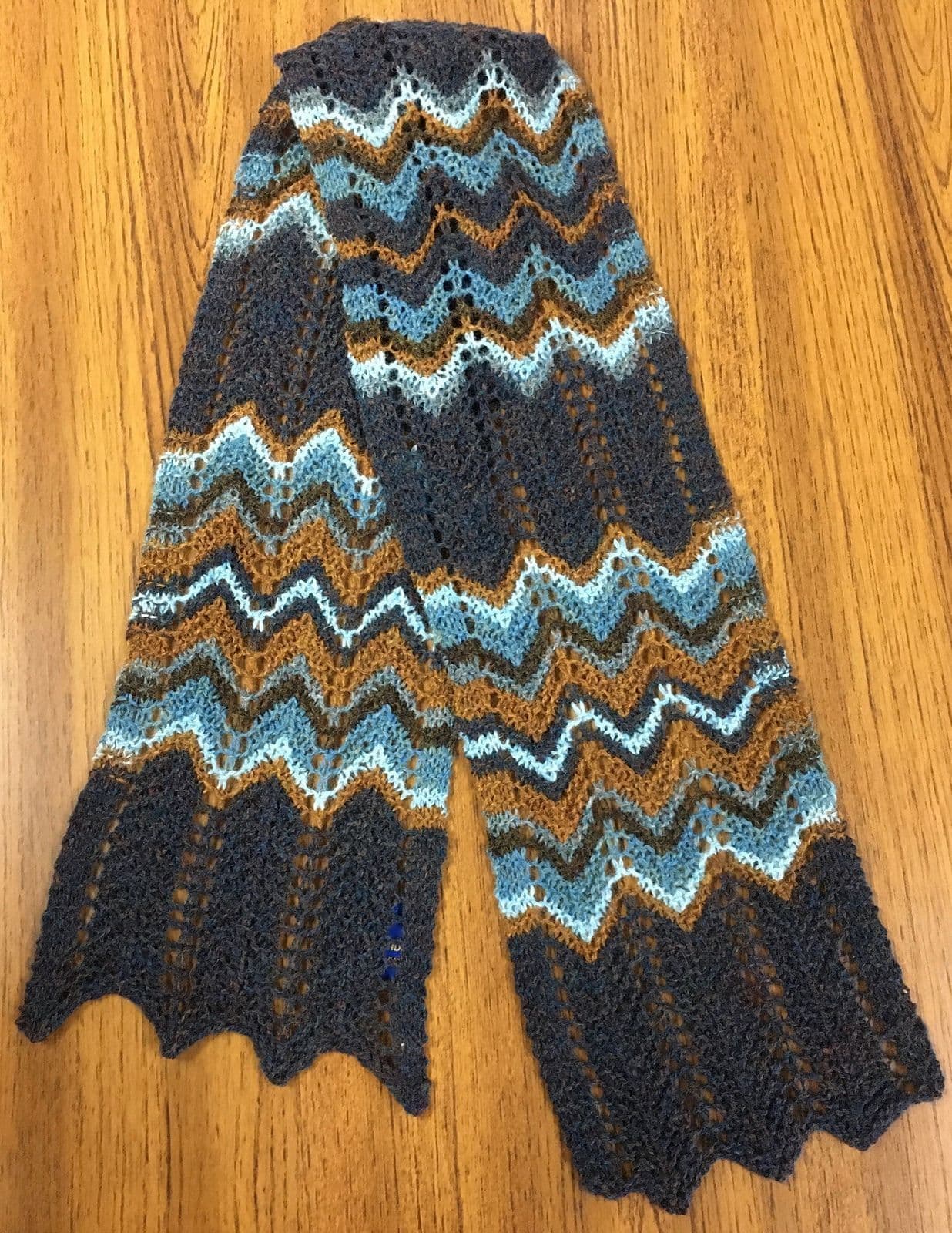 jamieson-s-gotland-scarf-patron-charpe-tricot-dentelle image 1