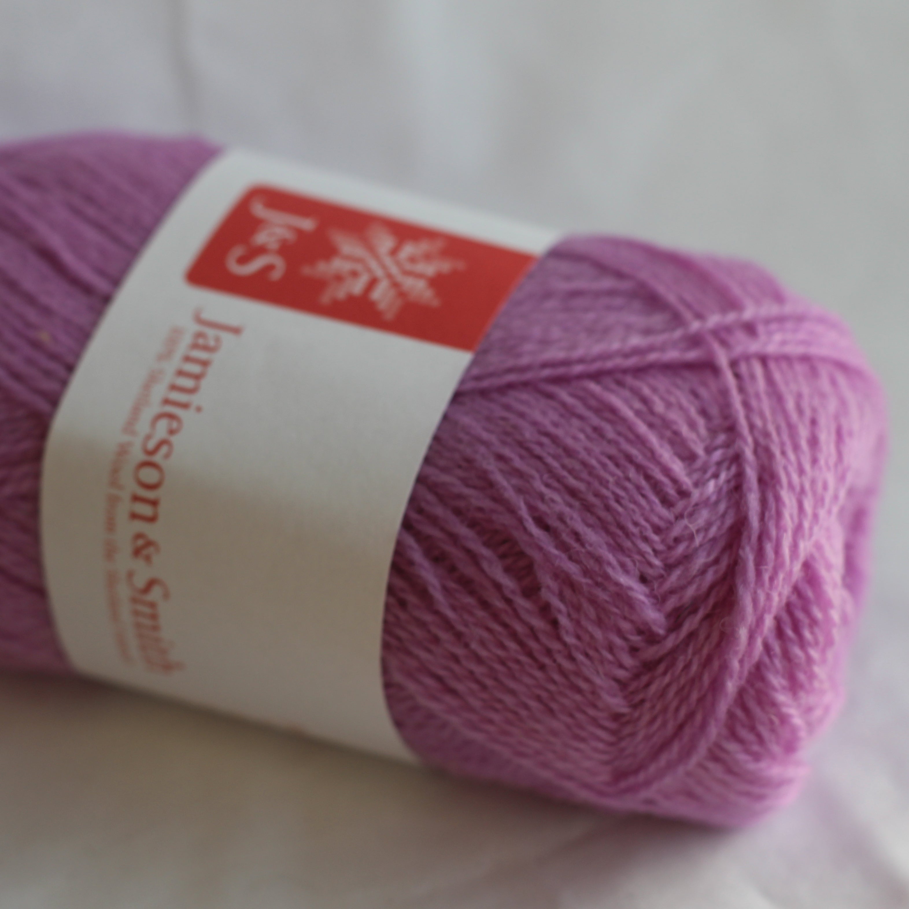 jamieson-smith-2ply-lace-weight-l136-fil-dentelle-25-g image 1