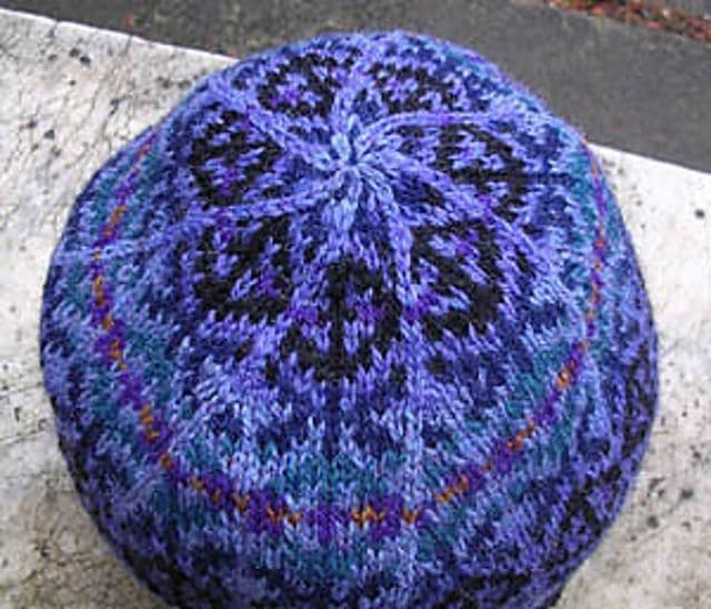 raven-hat-janine-bajus-patron-bonnet-jacquard-pdf image 2
