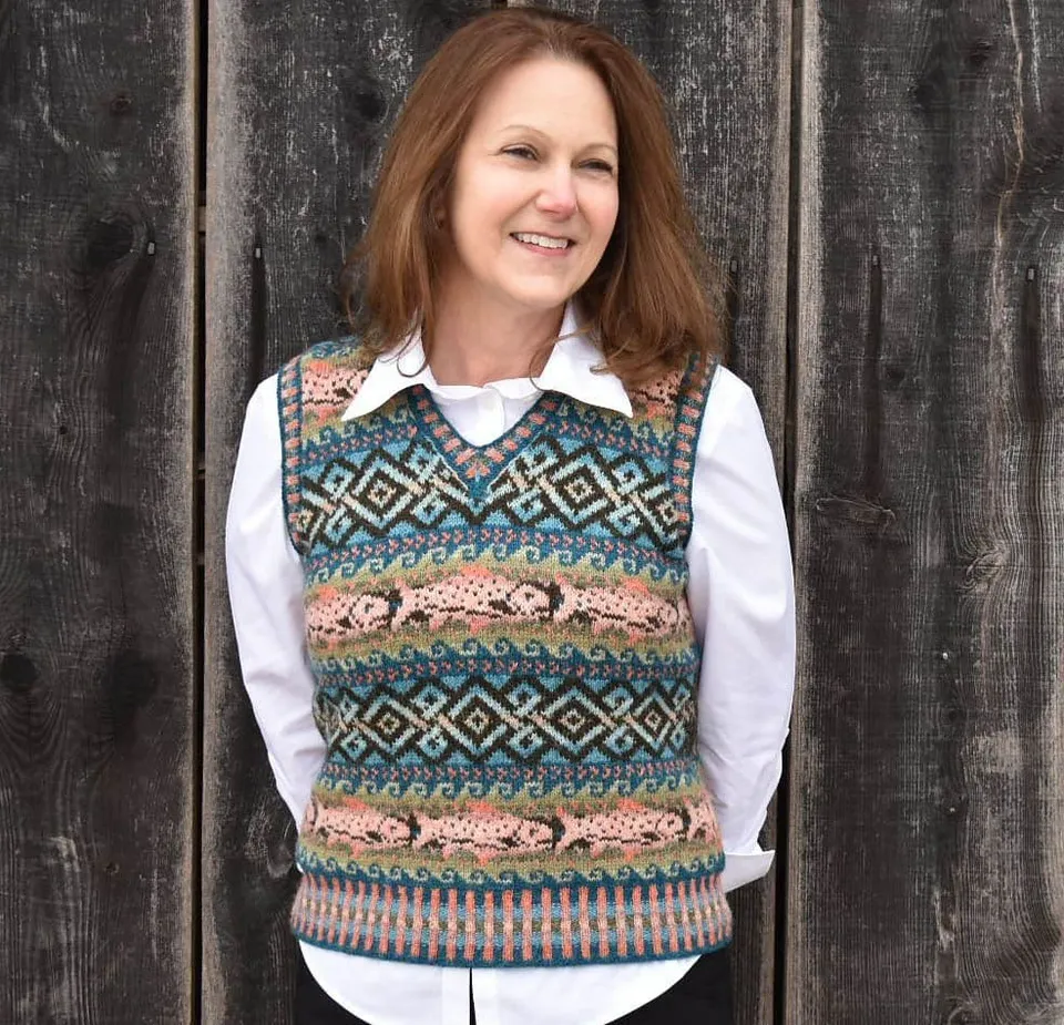 jamieson-s-salmon-coming-home-patron-gilet-janine-bajus image 1