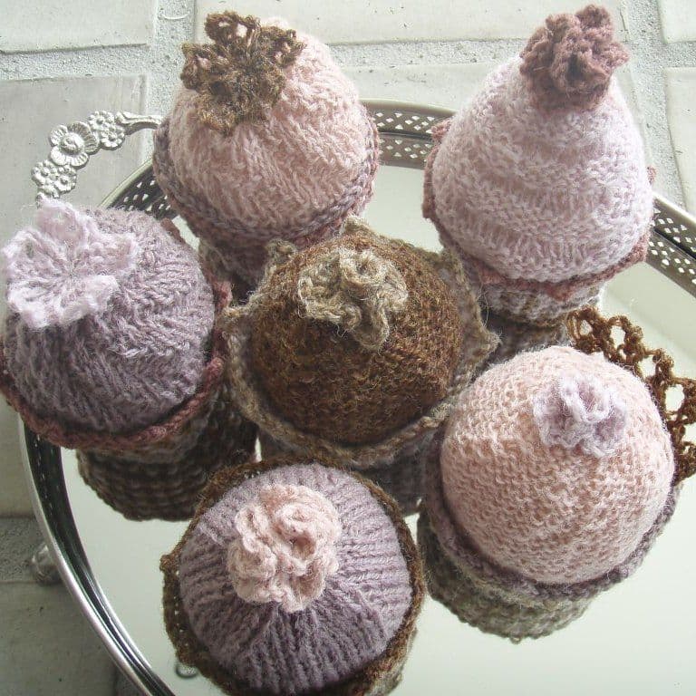 jamieson-s-sweet-cakes-patron-tricot-g-teaux-7-10-cm image 2