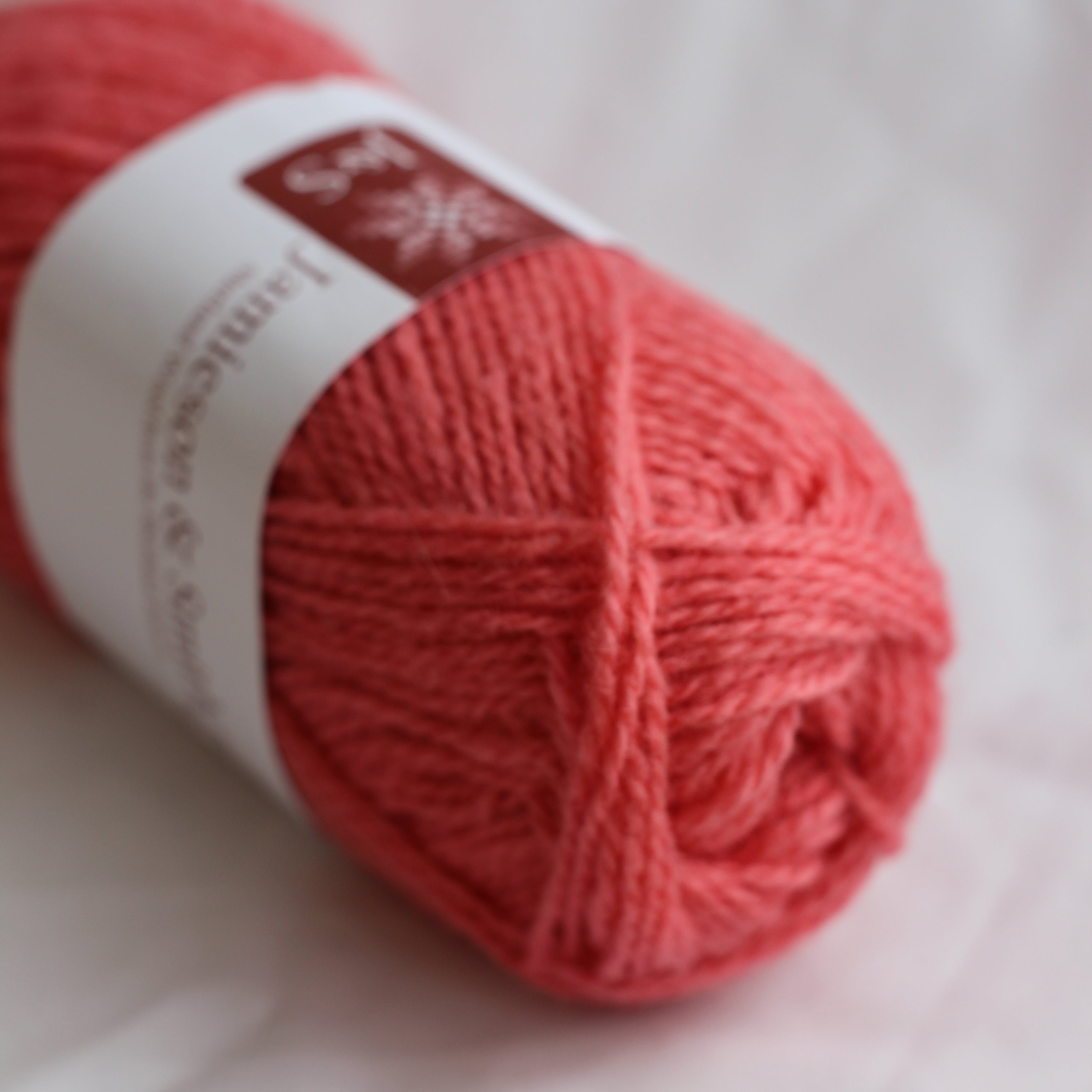 jamieson-smith-2ply-jumper-weight-fil-8-rose-25g image 1