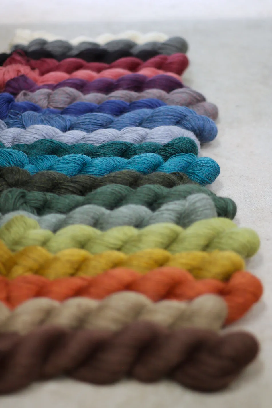 john-arbon-devonia-fil-4ply-devonia-cream-100g-lustr image 1