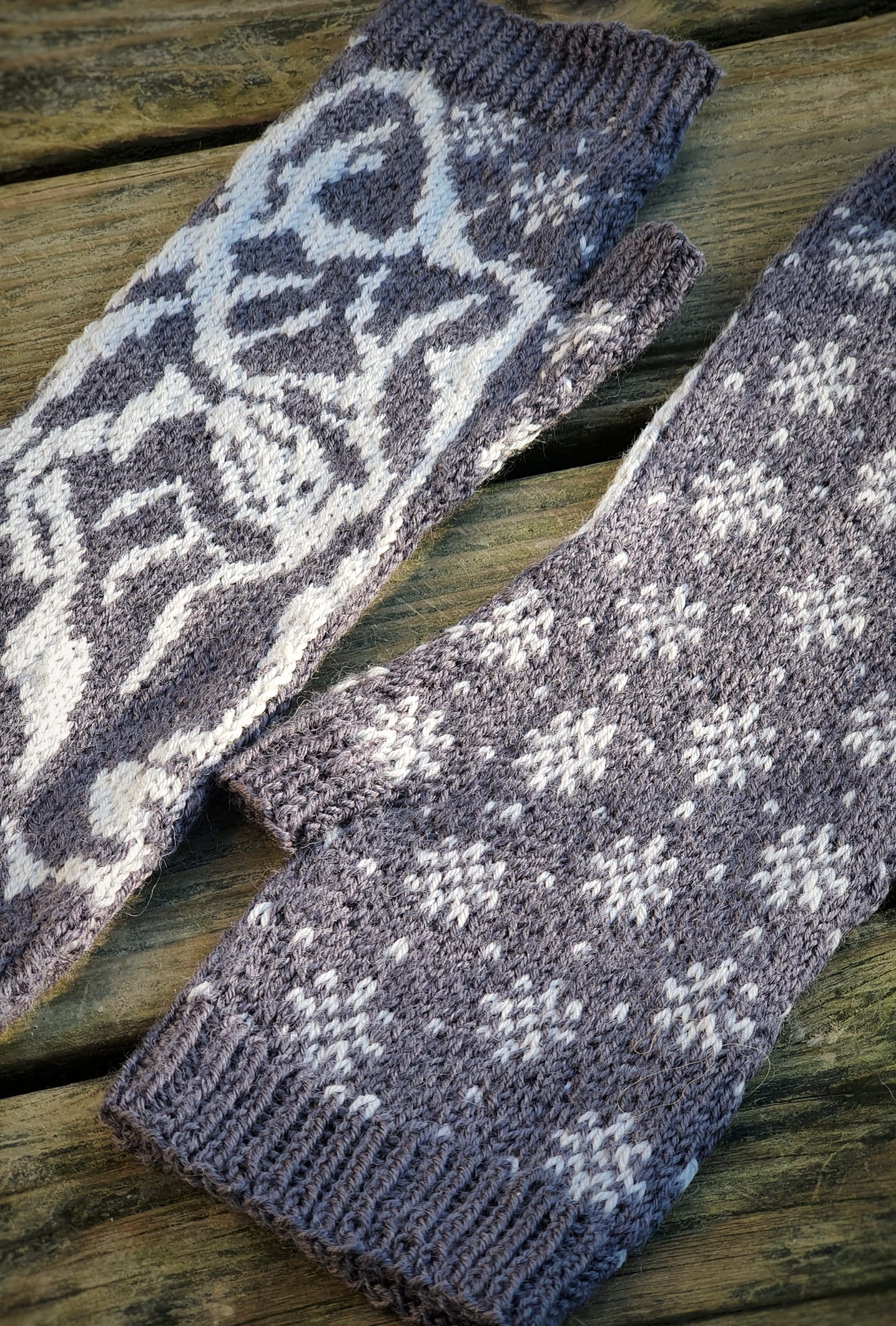 christallk-the-wolf-patron-tricot-mitaines-jacquard-femme-m image 2