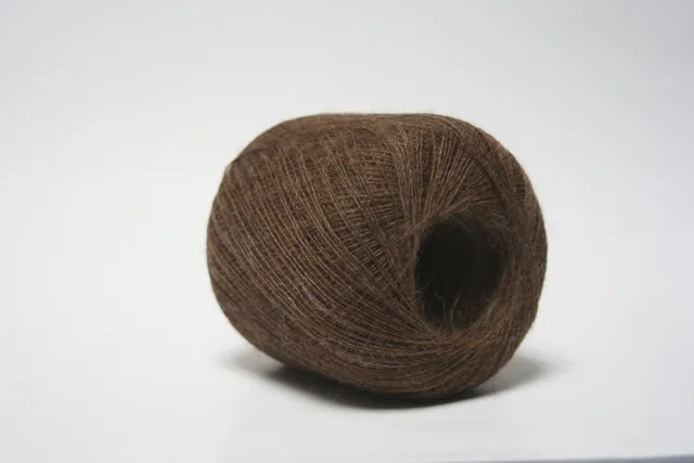 jamieson-smith-supreme-lace-fil-1ply-moorit-25g-naturel image 1
