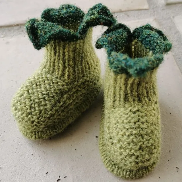 jamieson-s-apple-shoe-patron-chaussons-b-b-tina-vejl image 1