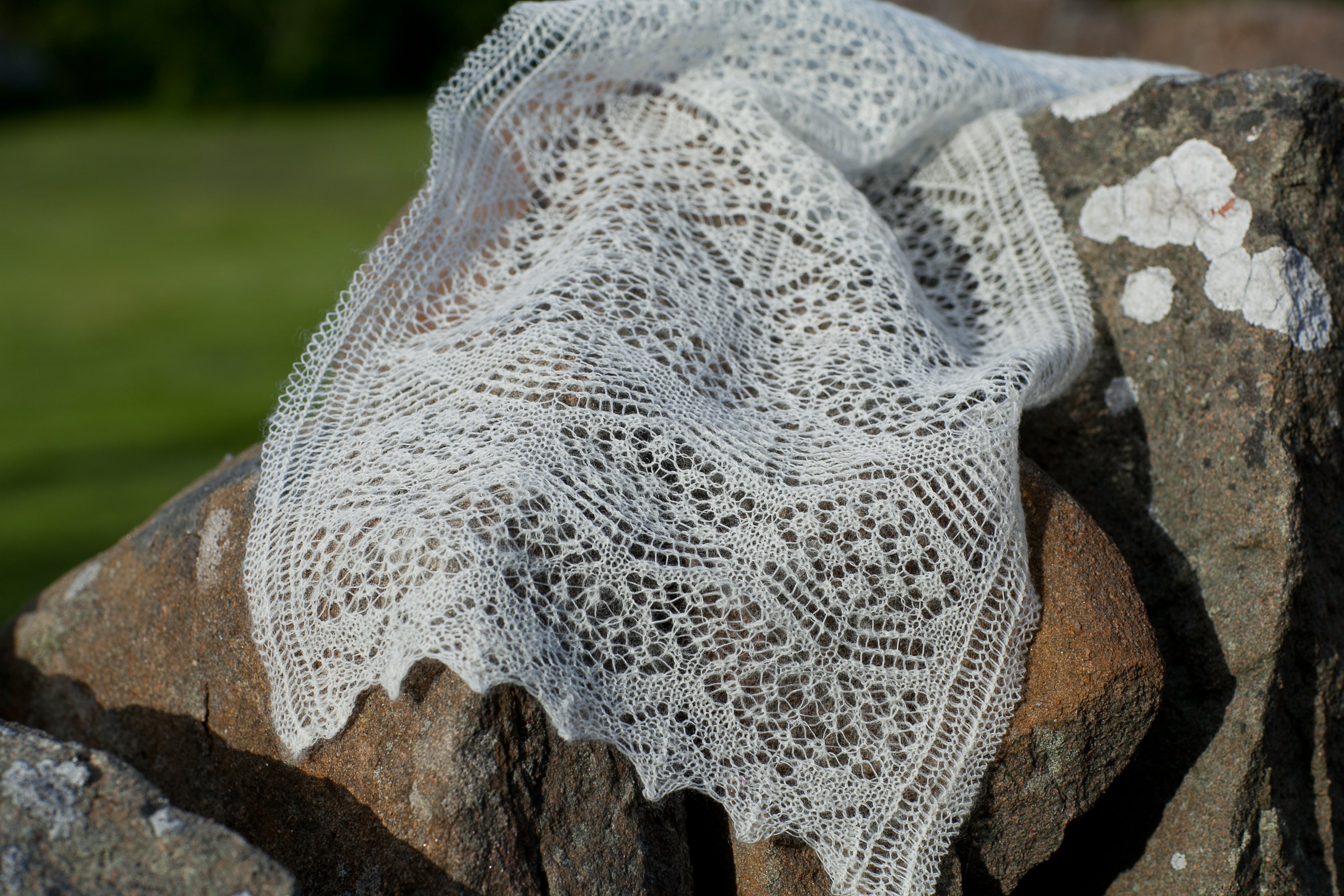 jamieson-smith-anderlea-scarf-patron-charpe-dentelle image 2