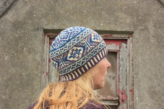 jamieson-smith-cromarty-hat-kit-bonnet-fair-isle-2ply image 1