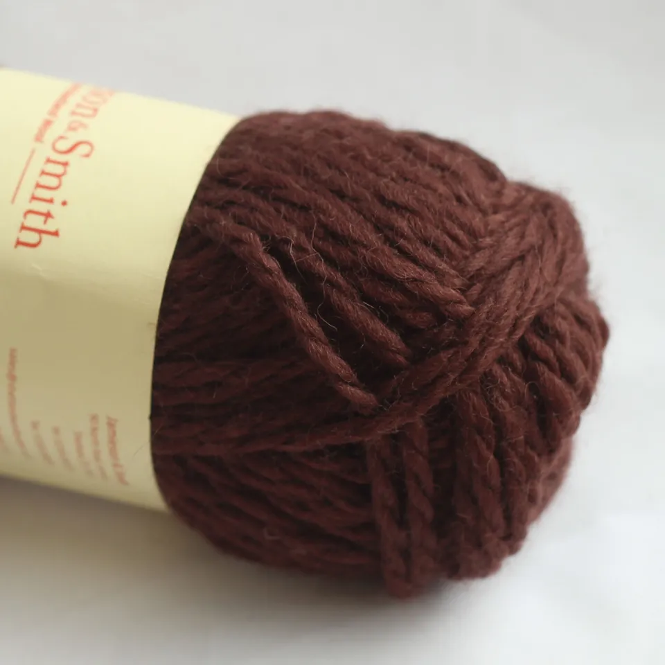 jamieson-smith-shetland-aran-worsted-peat-laine-pelote-50g image 1