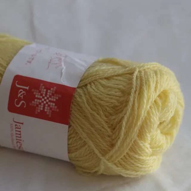 jamieson-smith-2ply-lace-weight-l96-fil-dentelle-25g image 1