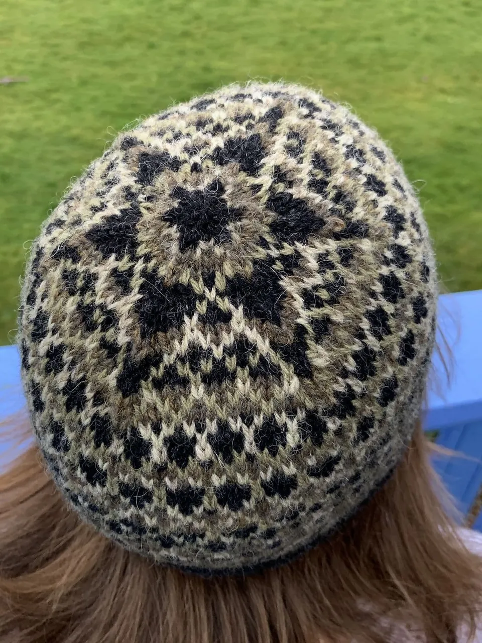 jamieson-s-of-shetland-charlie-beanie-patron-bonnet-jacquard image 1