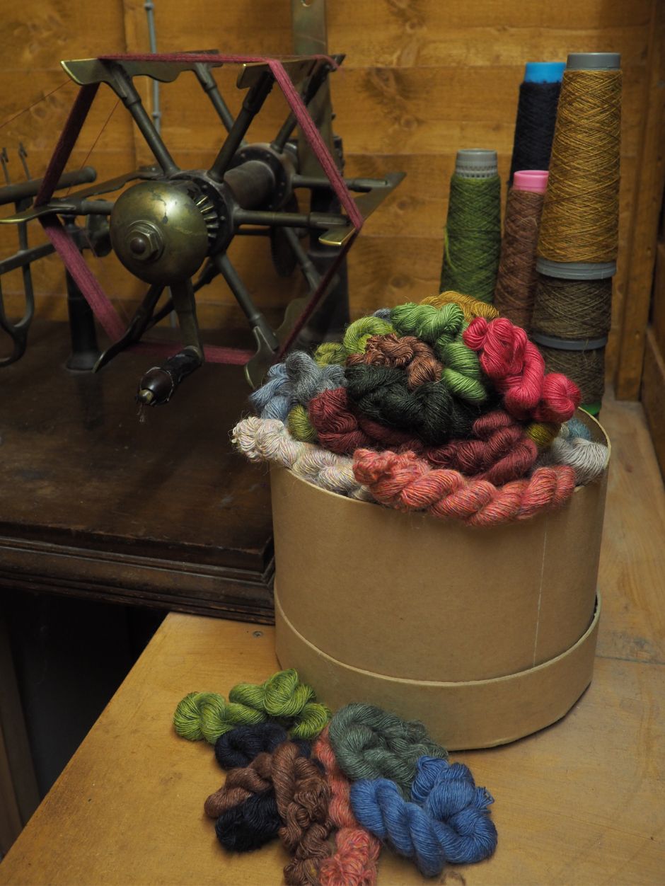 john-arbon-mini-mill-lot-laine-broderie-200g-couleurs image 3