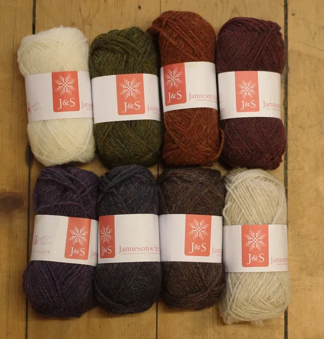 jamieson-smith-yarn-packs-patron-kate-davies-2012-pack-8-fils image 1