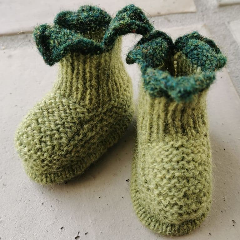 jamieson-s-apple-shoe-patron-chaussons-b-b-tina-vejl image 1