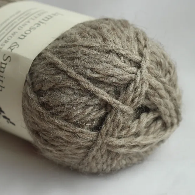 jamieson-smith-shetland-aran-worsted-fil-gris-clair-naturel-50g image 1