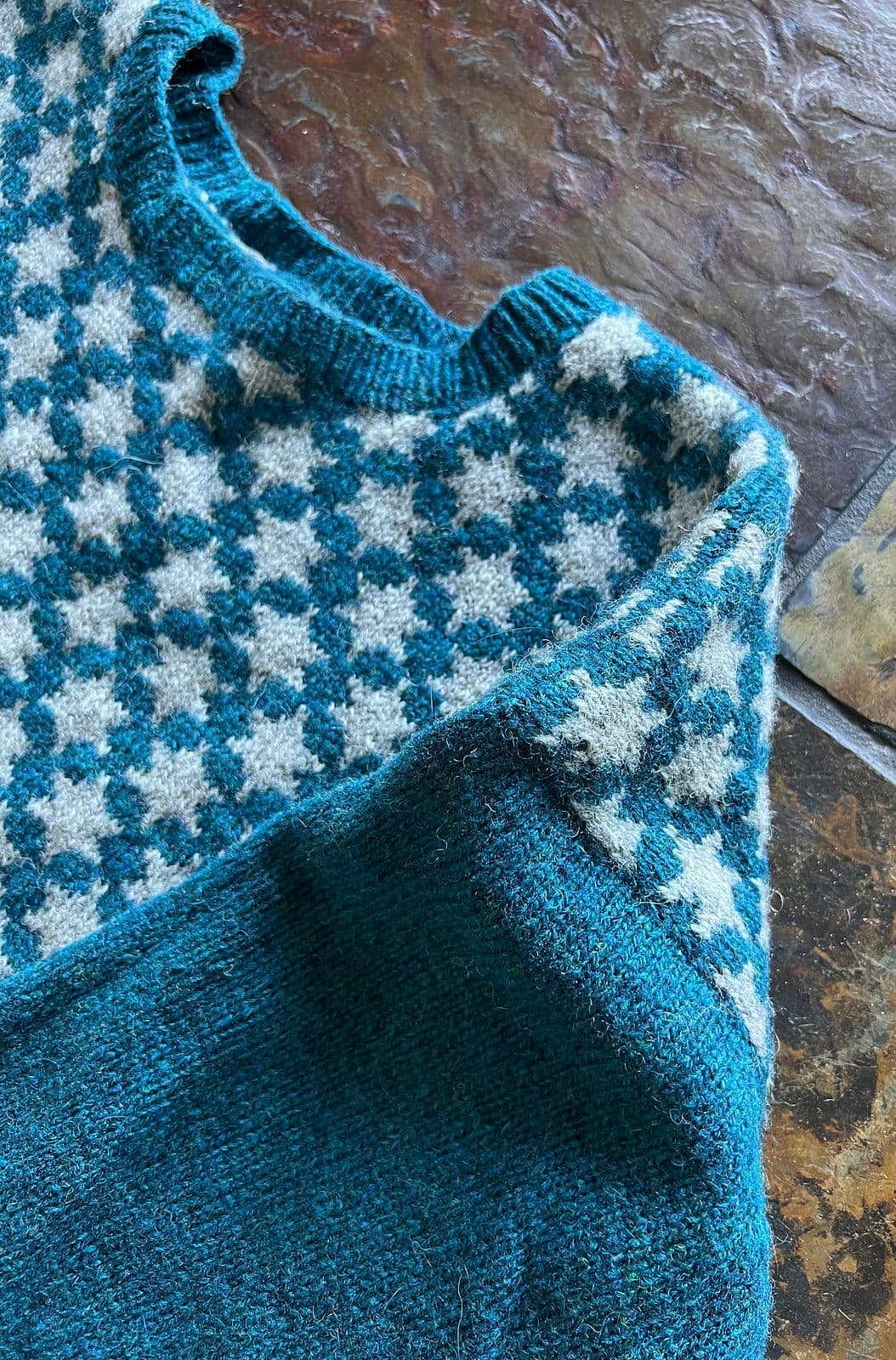 jamieson-s-north-star-sweater-mandy-moore-patron-pull-jacquard image 4