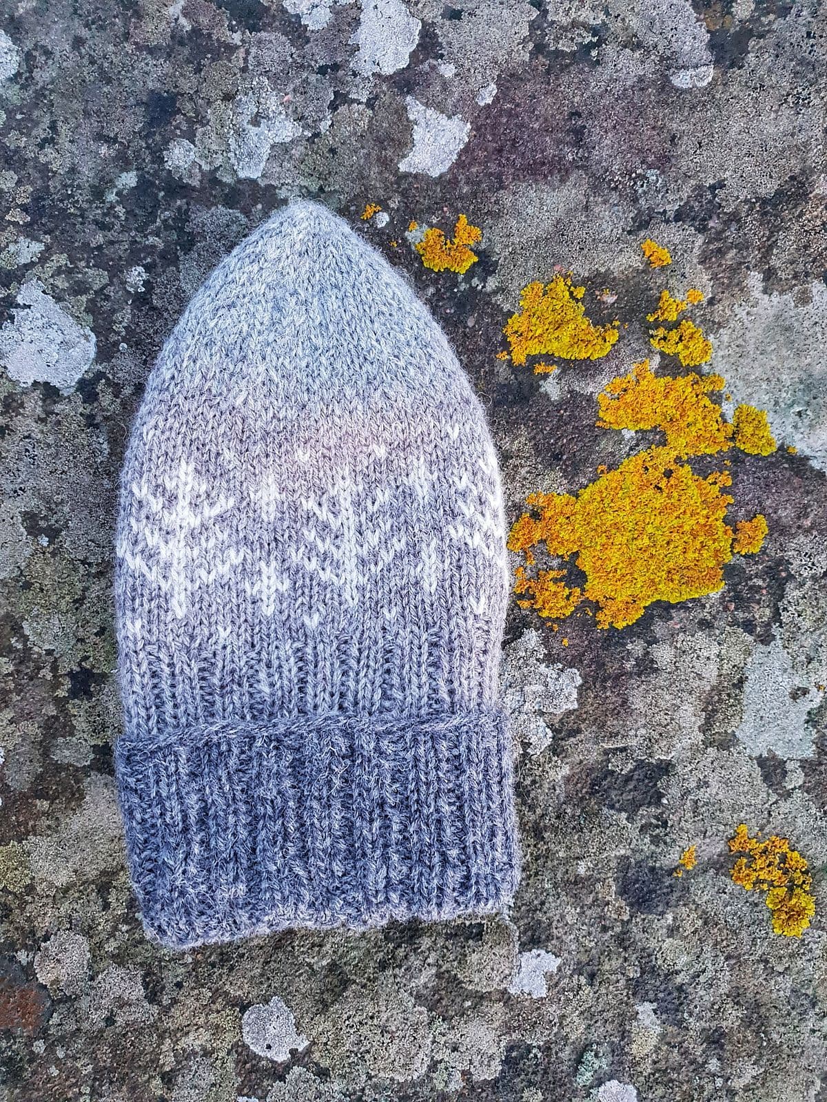 jamieson-s-bittersie-beanie-janette-budge-patron-bonnet image 3