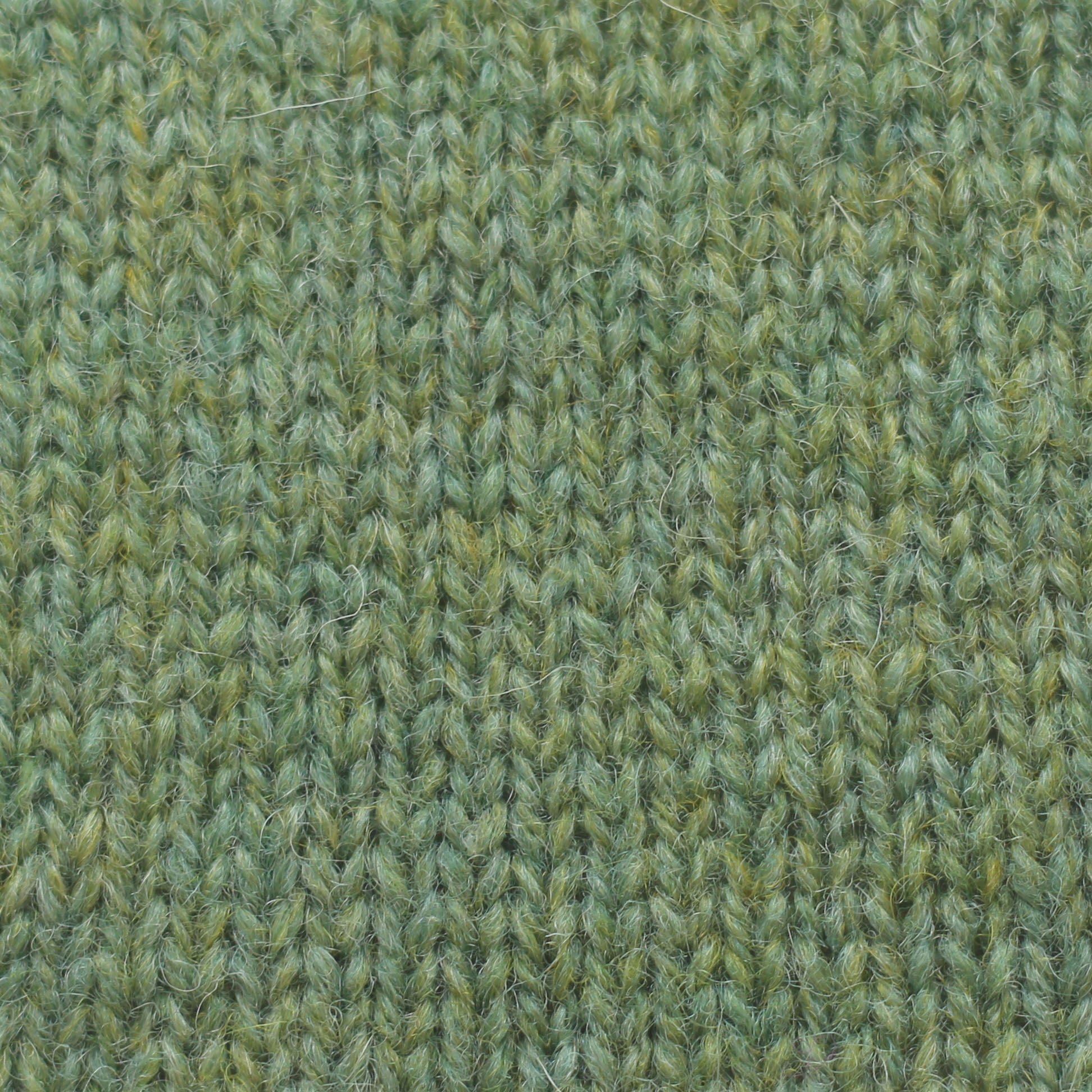 jamieson-smith-2ply-jumper-weight-pelote-laine-fc24-vert-clair image 2