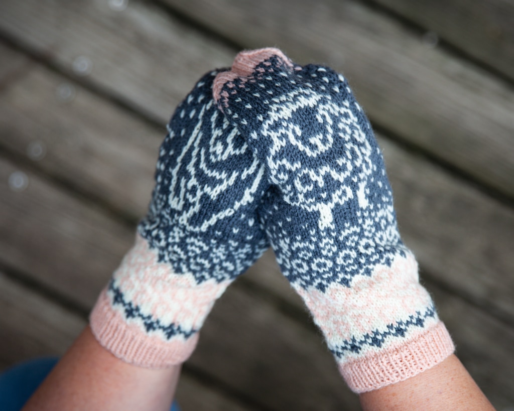 christallk-winter-in-scotland-patron-moufles-jacquard image 5
