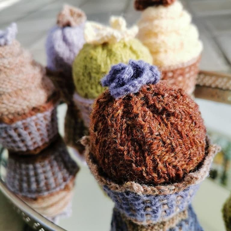 jamieson-s-sweet-cakes-patron-tricot-g-teaux-7-10-cm image 3