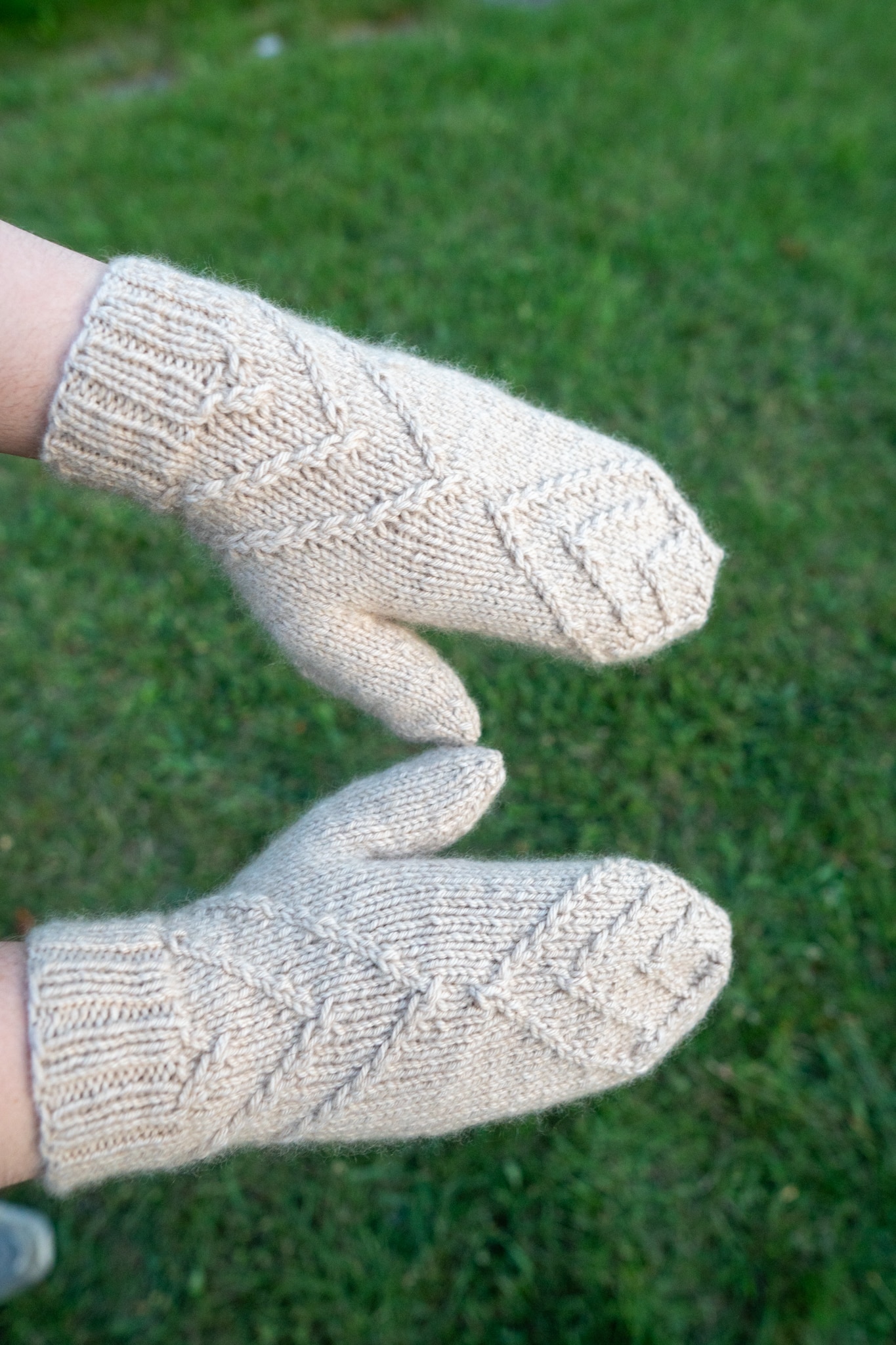 christallk-joshan-mitts-patron-moufles-cachemire-dk image 6