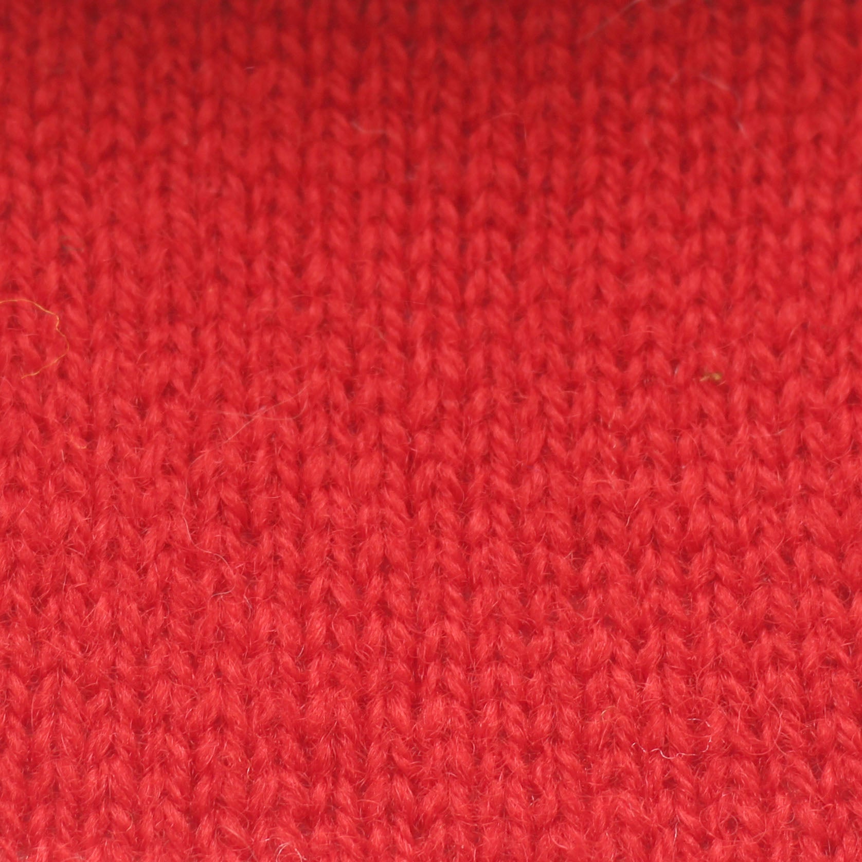 jamieson-smith-2ply-jumper-weight-93-fil-laine-rouge-vif-25g image 2