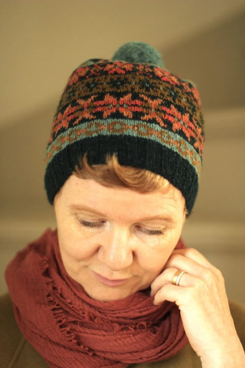 holiday-hat-2023-solstice-gudrun-patron-bonnet-jacquard image 1