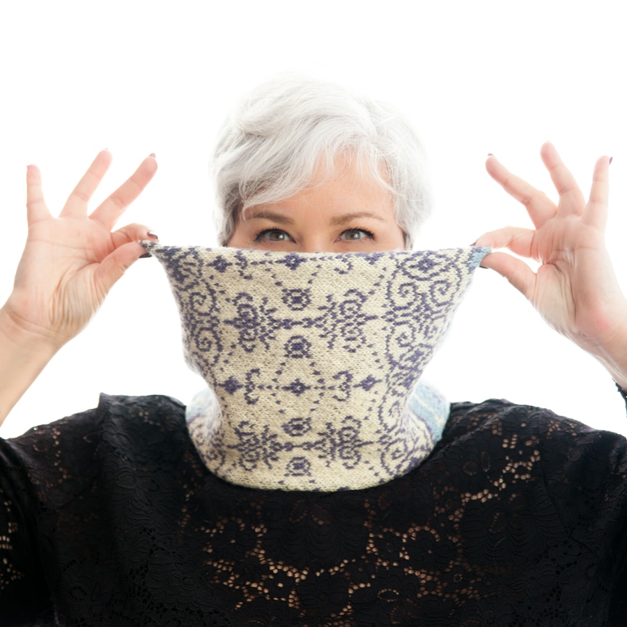 christallk-delftware-cowl-patron-col-jacquard-bleu image 1