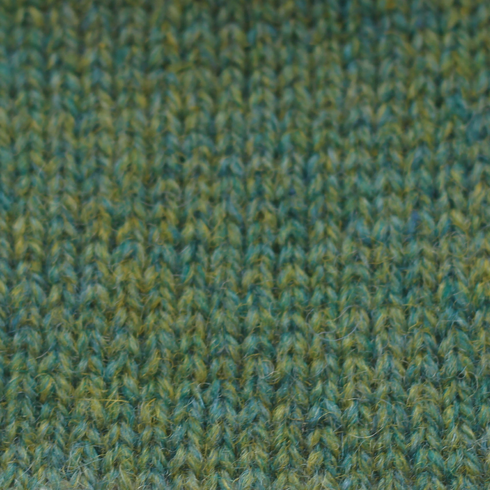 jamieson-smith-2ply-jumper-weight-029-fil-laine-c-ne-500g image 1